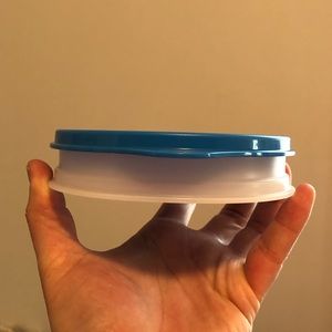 Tupperware hamburger press keeper set